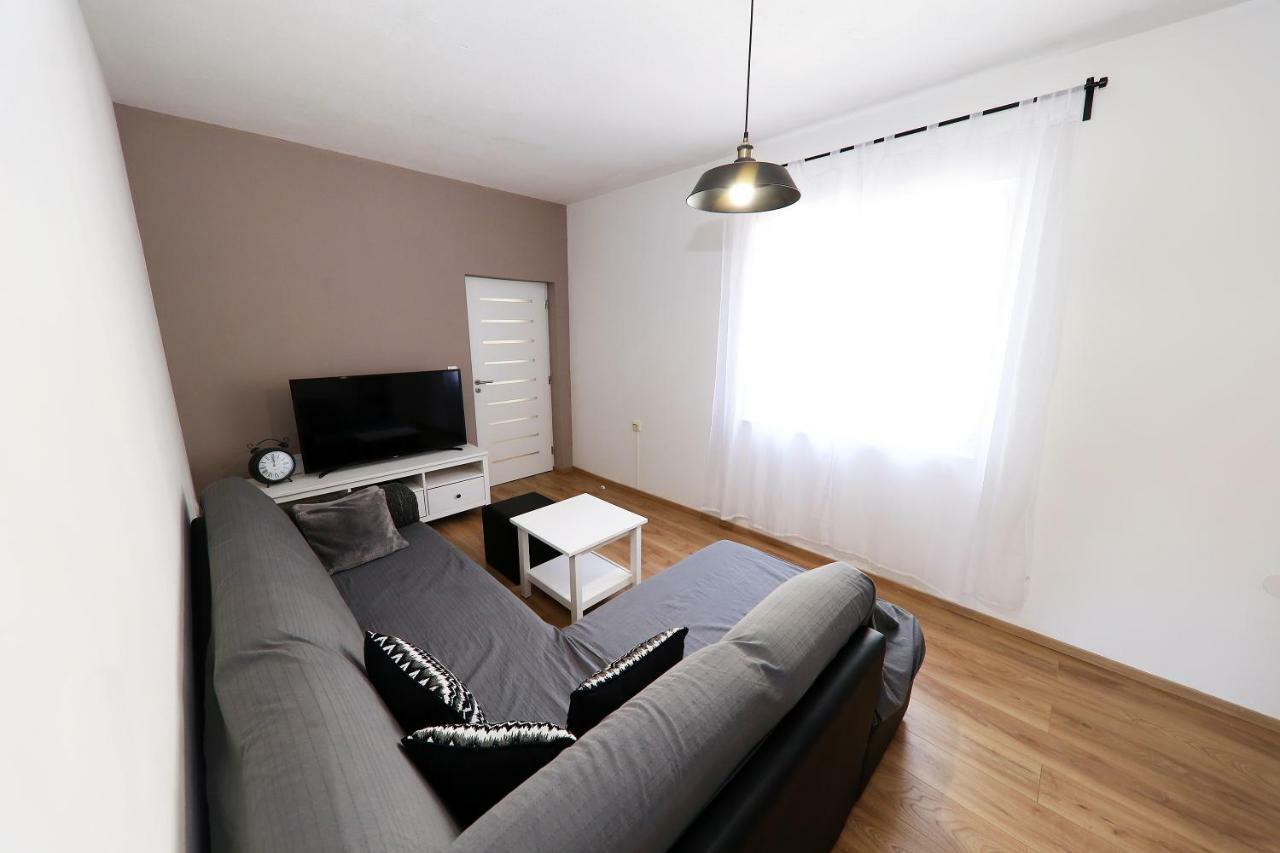 Apartman Dana Zara Esterno foto