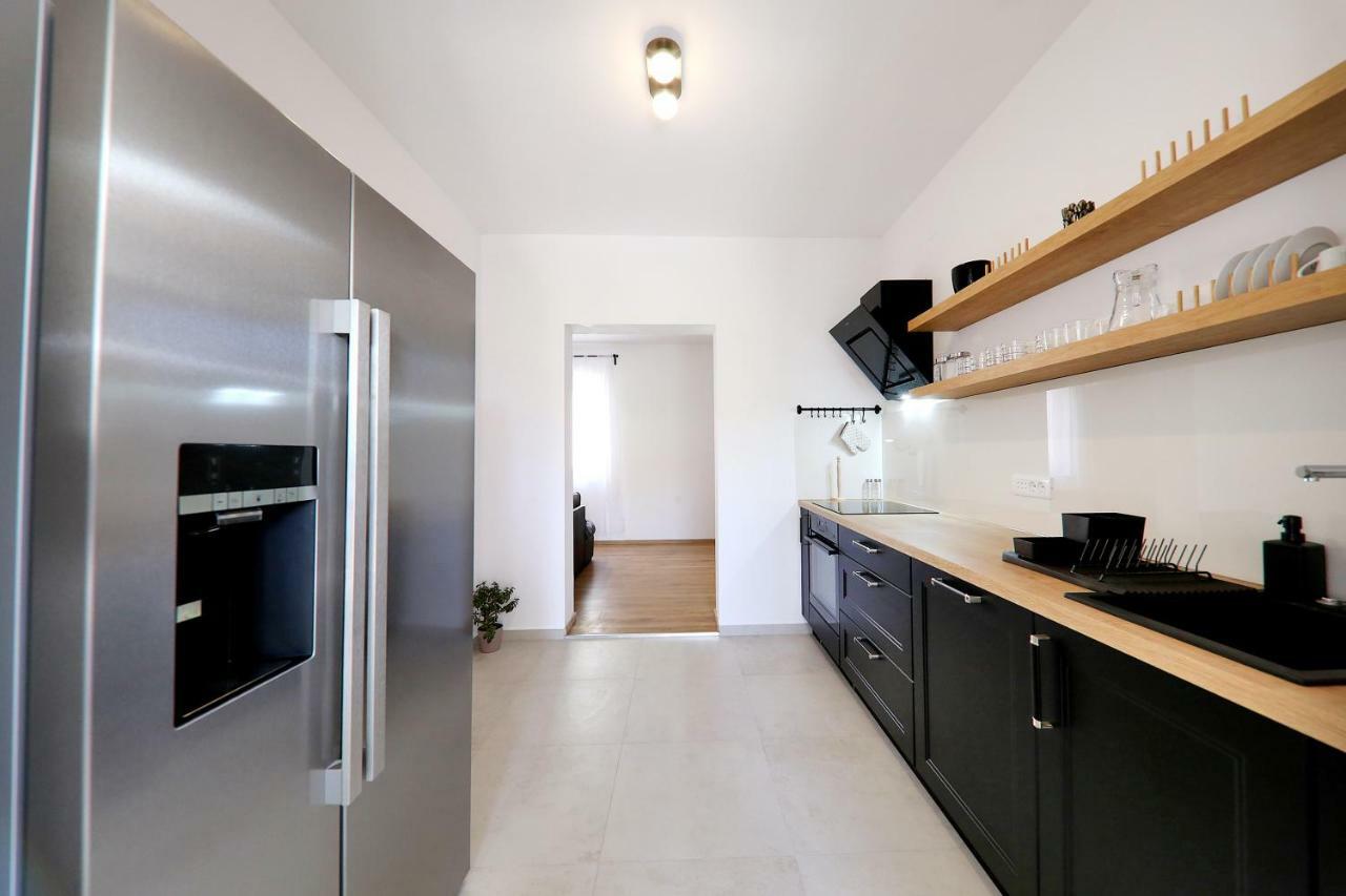 Apartman Dana Zara Esterno foto