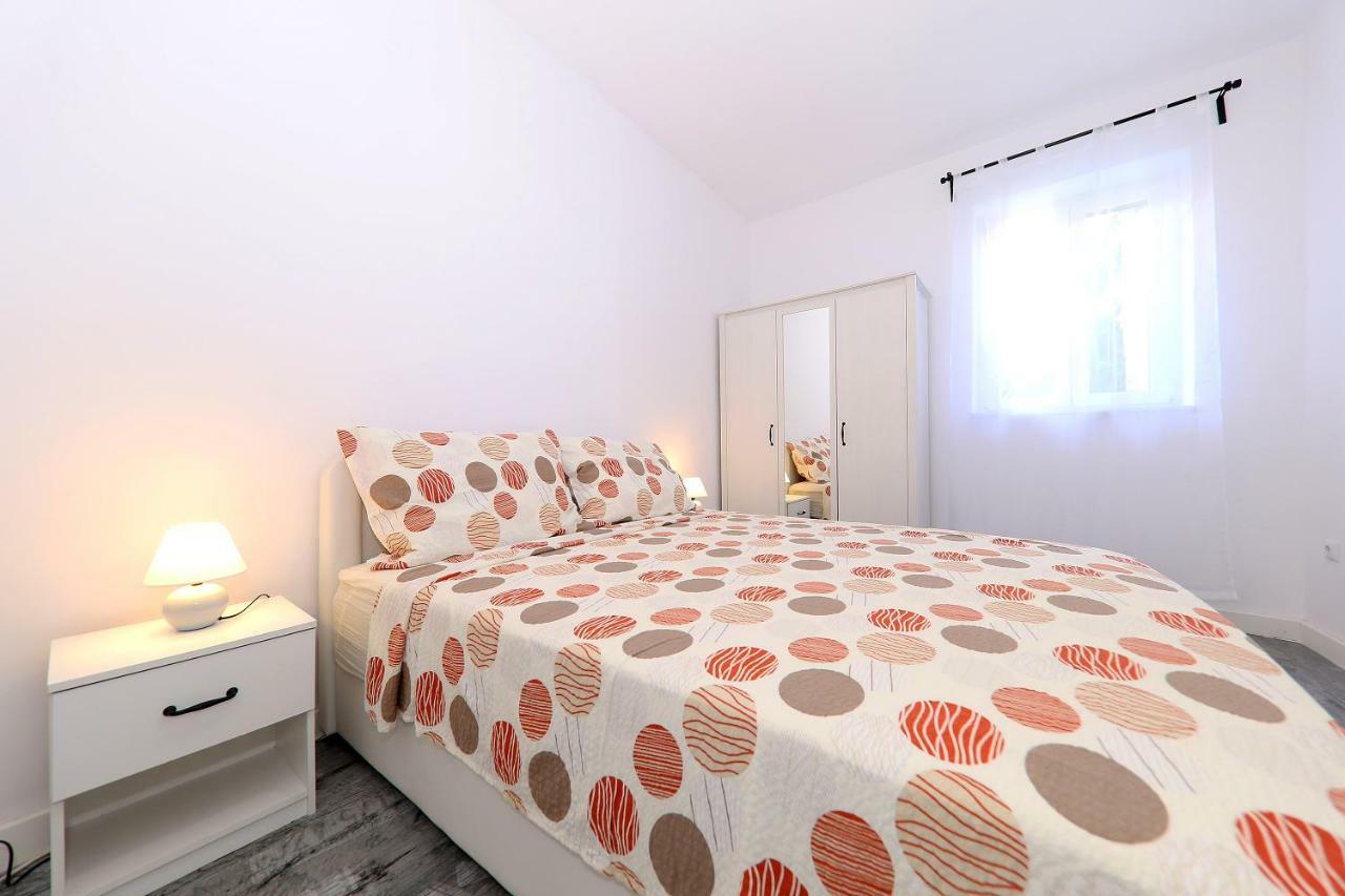 Apartman Dana Zara Esterno foto